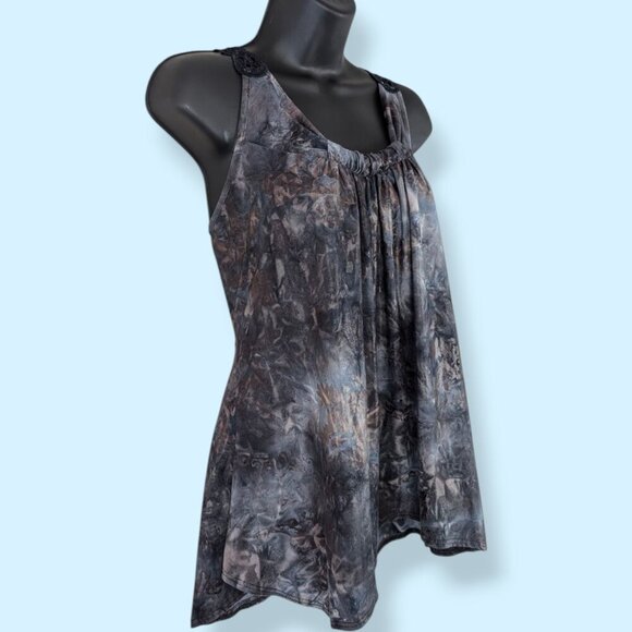 Charlotte Russe Dark Sleeveless Top - Picture 2 of 7